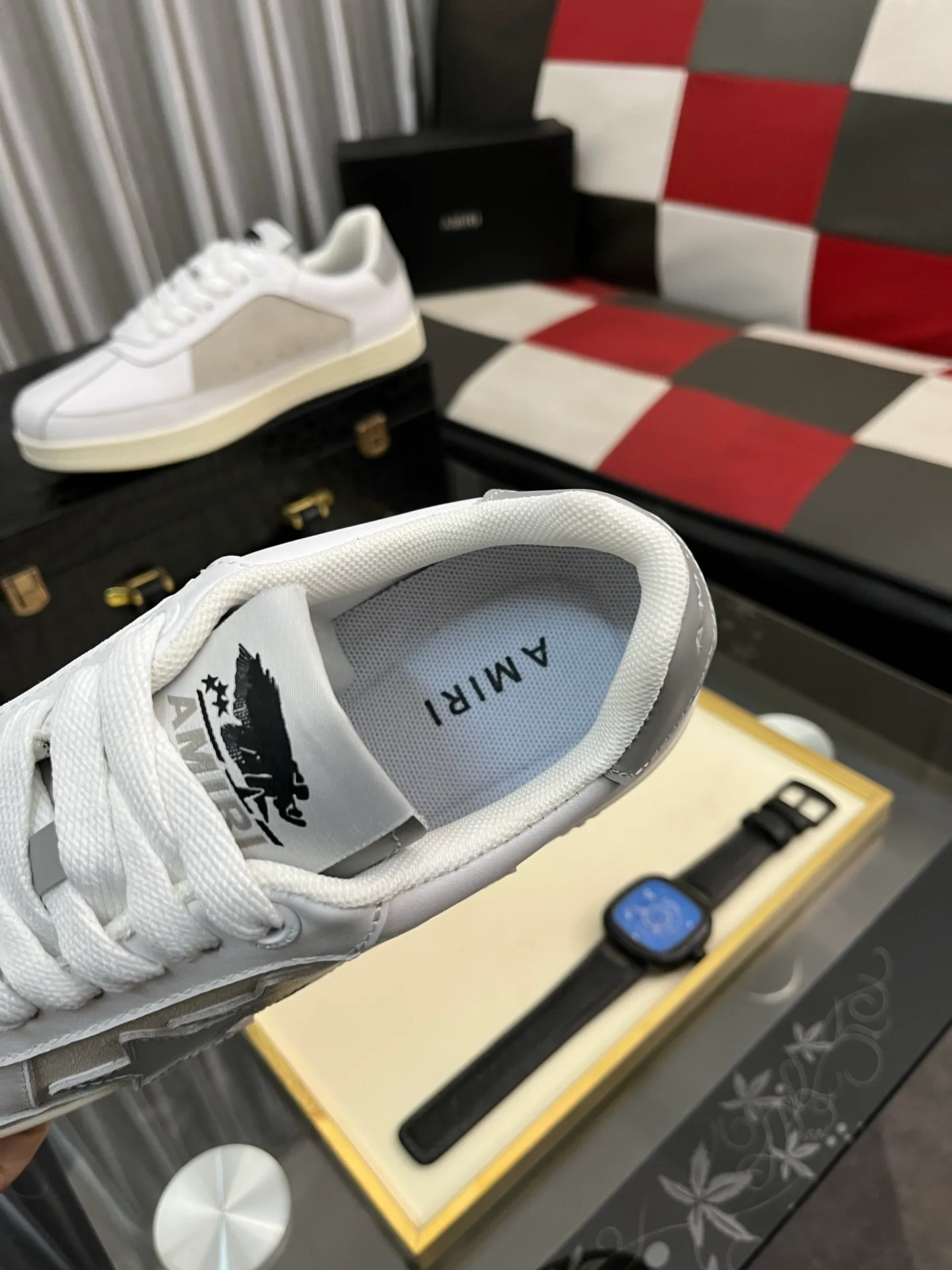 Men's shoes 💰420⌚️⌚️《AMIR*》New men's low-top casual sports sneakers bone shoes, another pair of irresistible bone shoes. Bone shoes are one of AMIRI's most popular items. They use first-layer cowhide uppers. The side bones are made of two cowhide laminations. They have a three-dimensional feel. The leather incisions are all oil-edged. Contrasting color design. Simple style. Fashionable sports. Customized metal LOGO nameplate to embellish shoelaces. Exclusive control of top version. Supports comparison. Breathable mesh lining Original rubber outsole A must-have item for daily leisure Suitable for various occasions Check it out if you pursue high quality Super cool uppers Size: 38-446️⃣ Colors available